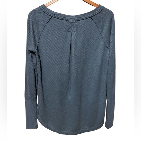 Free People We The Free Staycation Snowy Thermal Oversized Top Gray Size XS - Picture 2 of 9